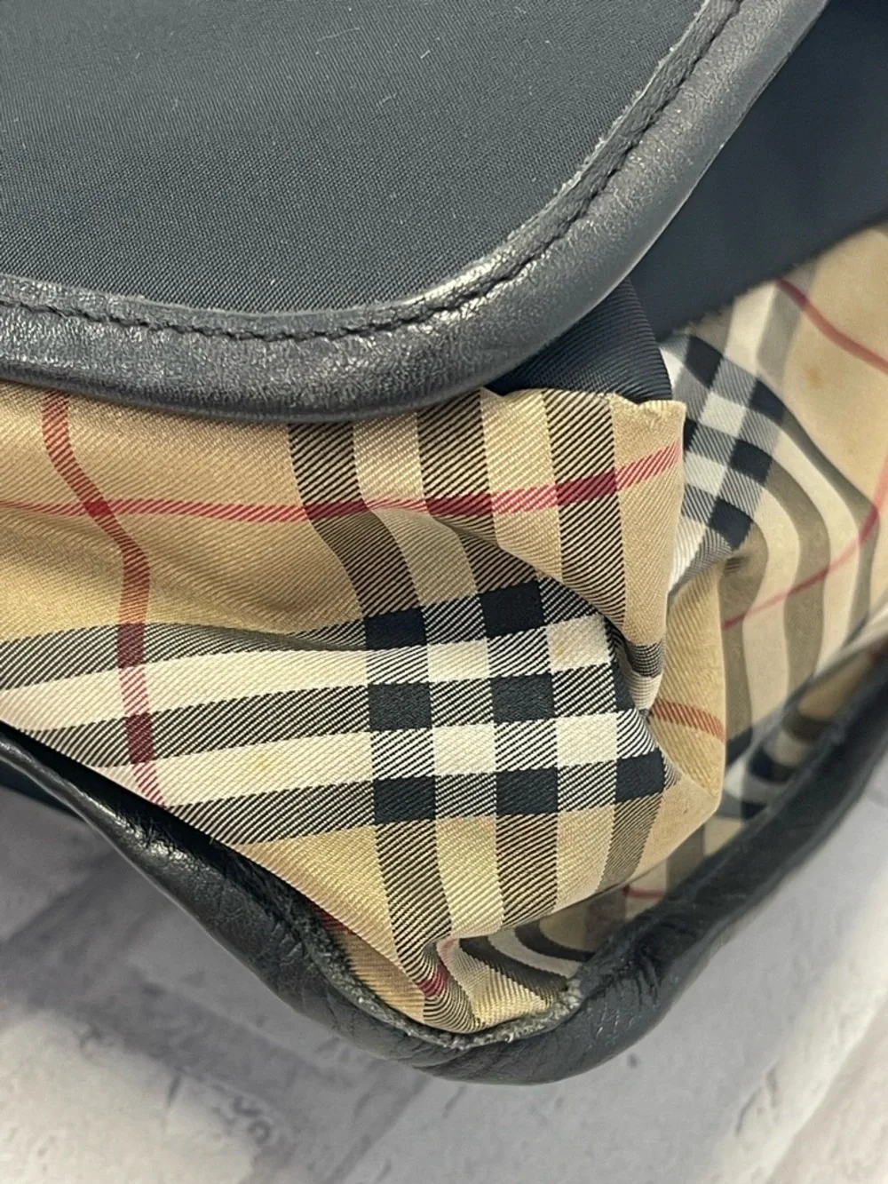 Burberry Vintage Nova Check Nylon/Leather Messenger Bag - Preowned